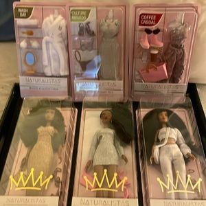 Naturalistas doll and accessories